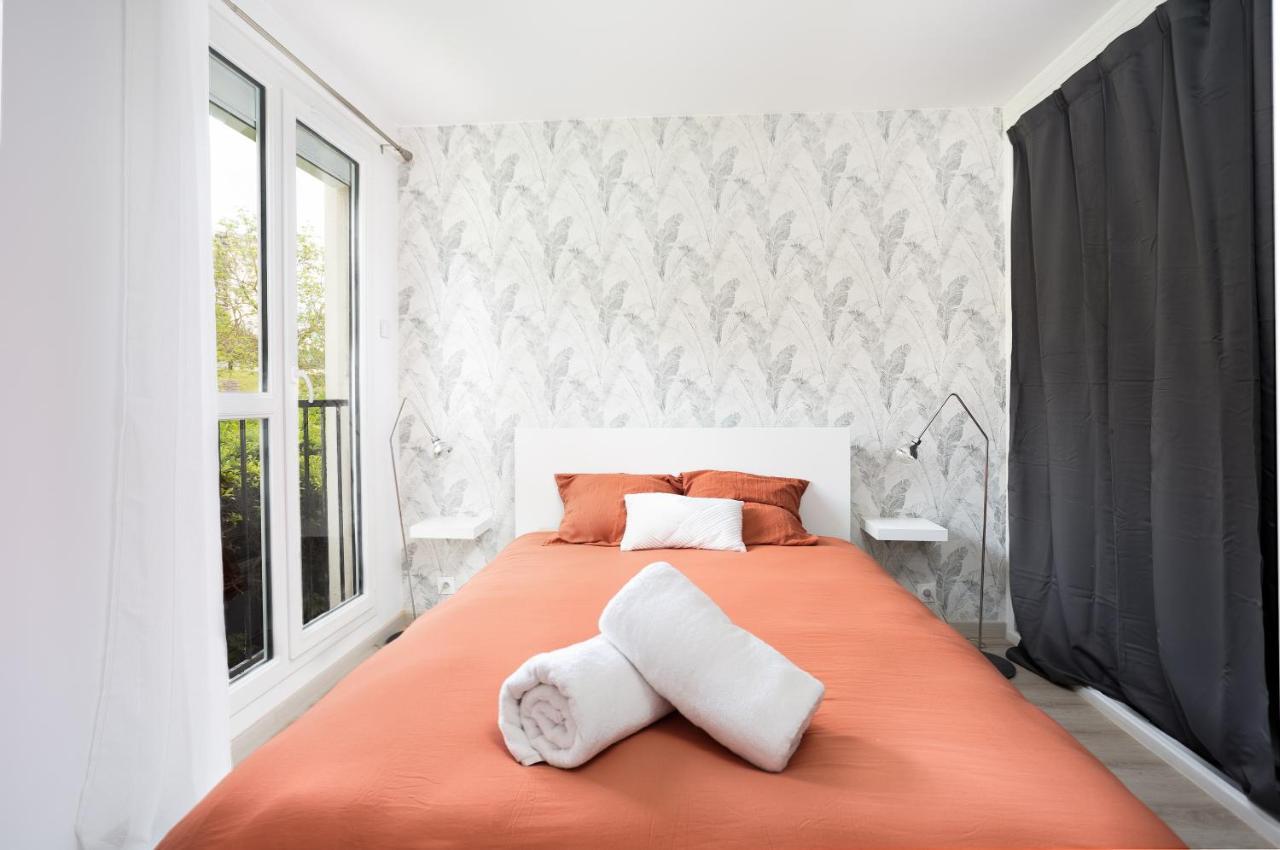 Lecosymelunais : Parking Gratuit + Balcon Amenage Apartment